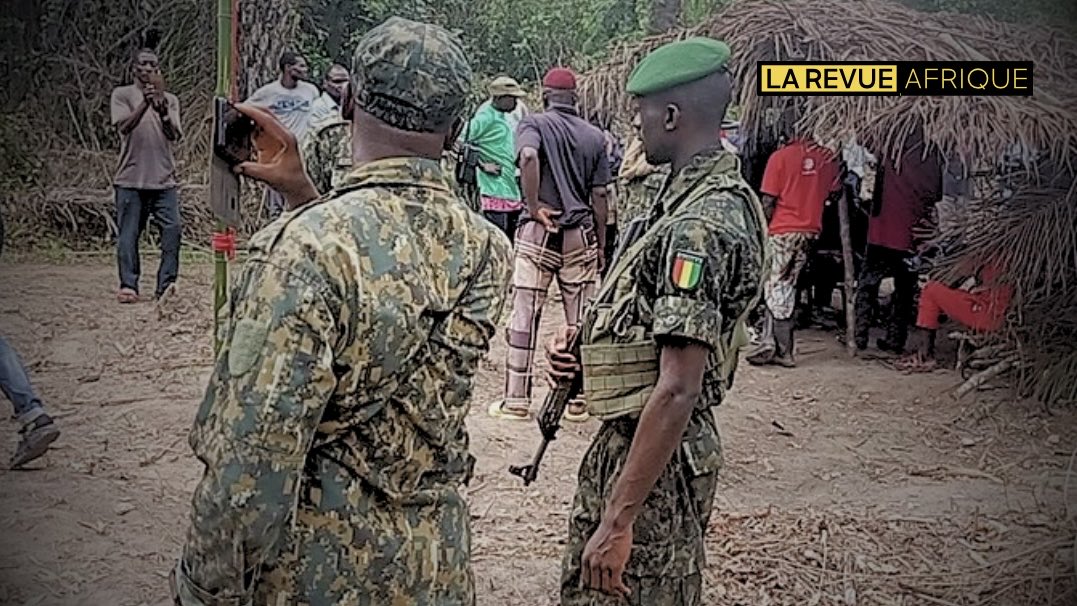 larevueafrique's tweet photo. 🇬🇳 🇱🇷 URGENT | La Guinée capture à nouveau un village du #Libéria.
Les #négociations n'ont pas aidé les Libériens, qui ont dû fuir de leurs propres terres (dont le port de #Konadu), le cédant intégralement à la #Guinée. L’armée déclare agir conformément aux ordres de #Doumbouya. https://t.co/VoaFnj51fp