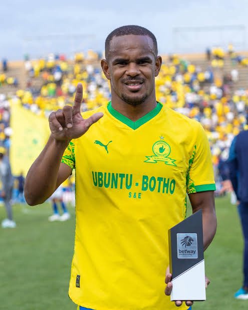 S I H L E T H E P L U G tweet media