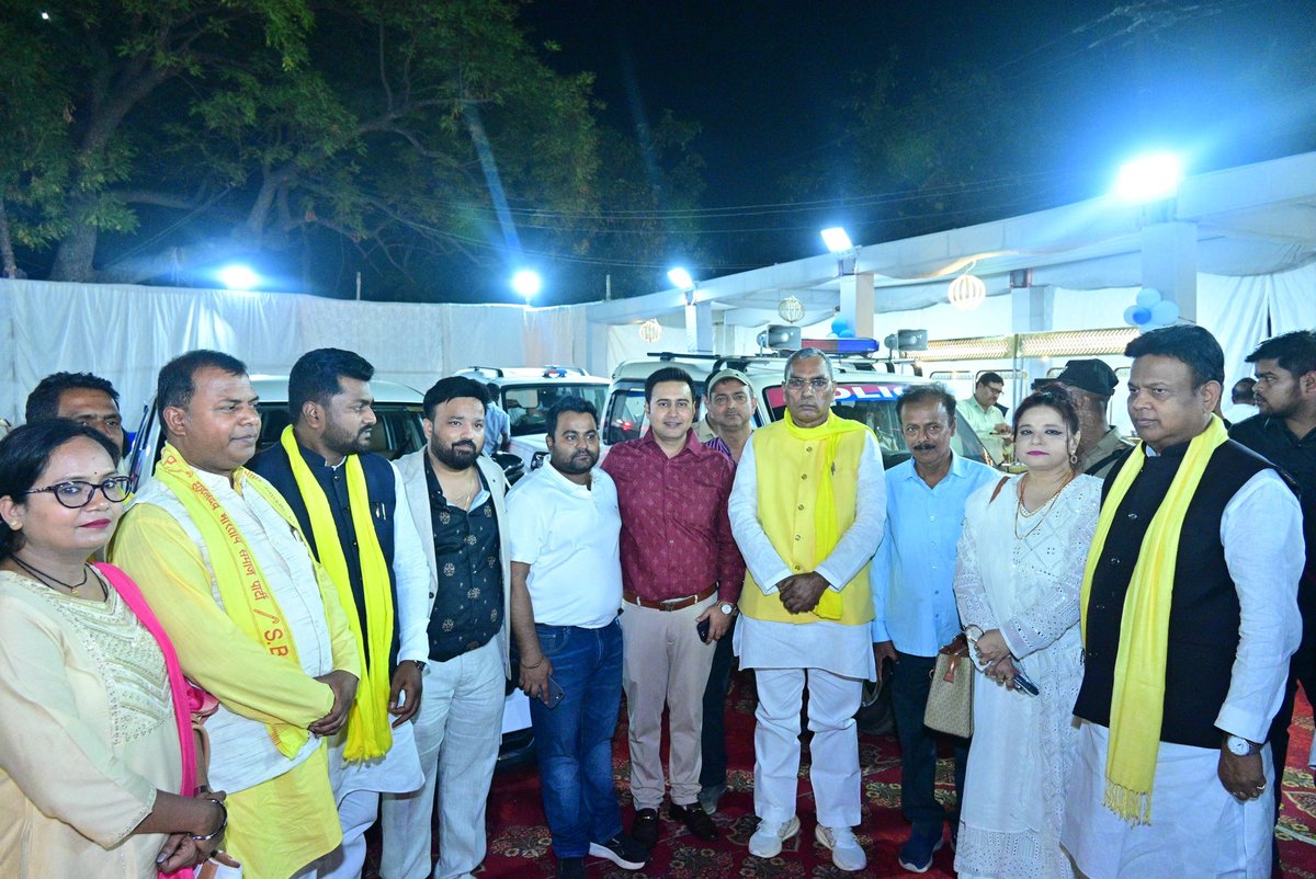 sbsp4bihar's tweet photo. मा. मंत्री श्री @oprajbhar जी एवं मा. राष्ट्रीय प्रमुख महासचिव डॉ @arvindrajbhar07 जी ने स्वीमिंग पूल एरिया बांकीपुर क्लब पटना में श्री शशि भूषण प्रसाद जी के सुपौत्र के द्वितीय जन्मदिन के स्नेहिल समारोह में सम्मिलित होकर नन्हें बालक को उज्ज्वल भविष्य की हार्दिक शुभकामनाएं दी। https://t.co/22xFBBuTiN