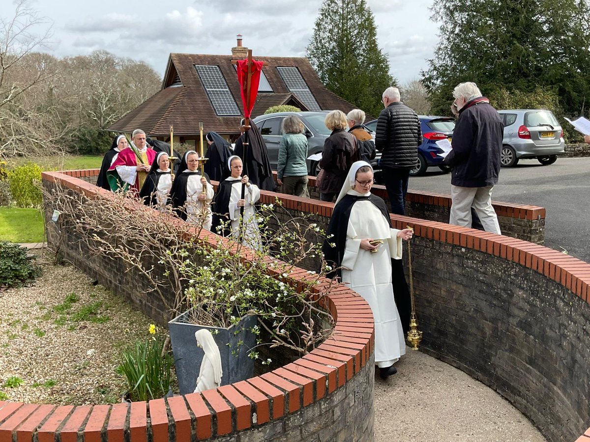 DomSrStJoseph's tweet photo. Today, Palm Sunday, we mark the beginning of Holy Week! May we remain close by Jesus' side as we journey with Him to His Cross - and through the Cross to His Resurrection.
#PalmSunday #HolyWeek #liturgy #prayer #lent #mass #religiouslife #dominicans https://t.co/7civeaNyM5