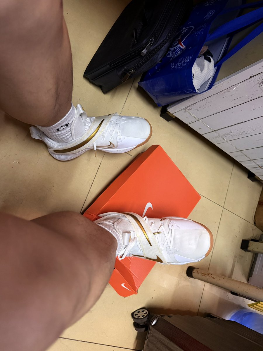 RLLAAAA's tweet photo. 🤫 https://t.co/yVAIdj88cm