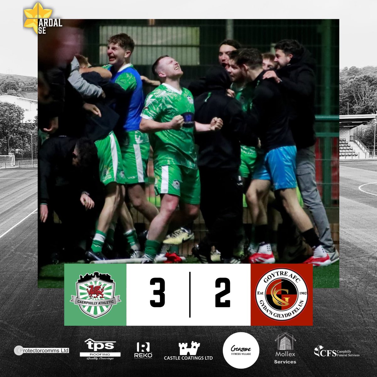 CaerphillyAFC's tweet photo. TOP OF THE TABLE CLASH π€
Huge crowd.
2-0 down.
96th minute winner.
Unreal scenes.
Josh Pope off the bench with a goal and an assist.
Richard Greaves with the 90th minute equaliser
Top goal scorer Iwan John with the winner.
Β©οΈ πΈ @mac_morgan_70
#TheAs π https://t.co/wPGbpzj7zW