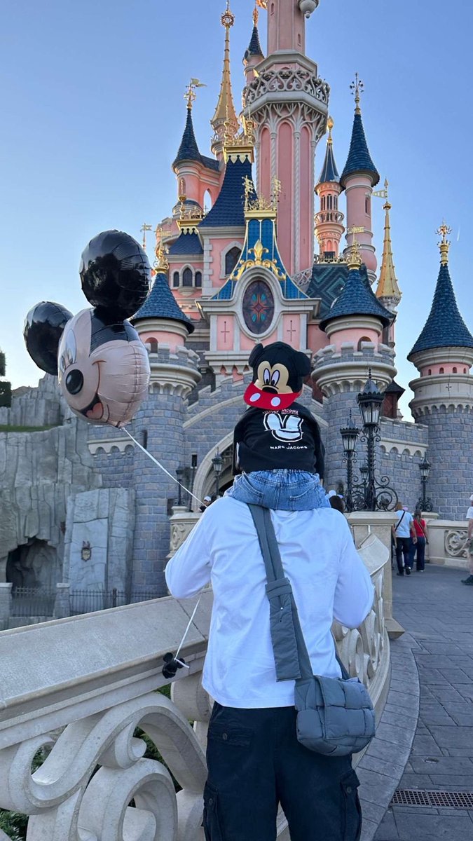 Derek DW tweet media