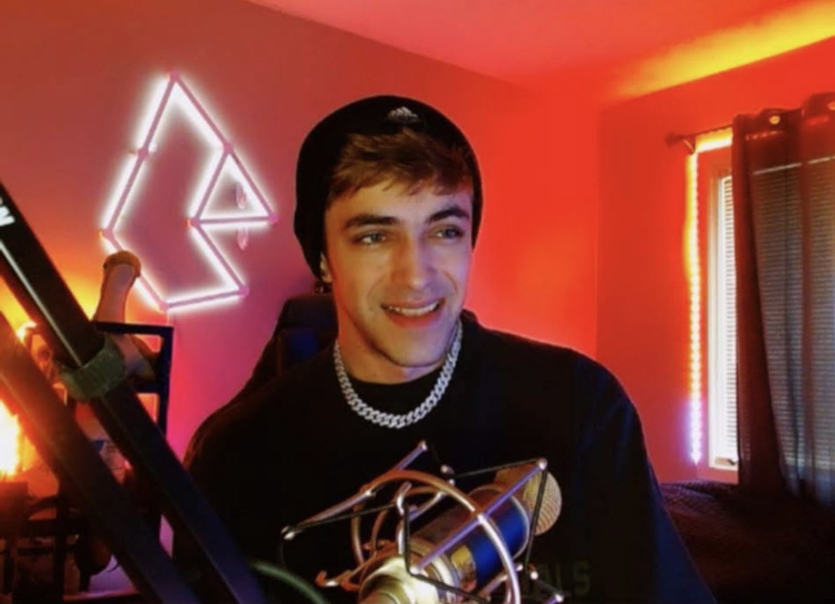 Reign DgStrikes tweet media