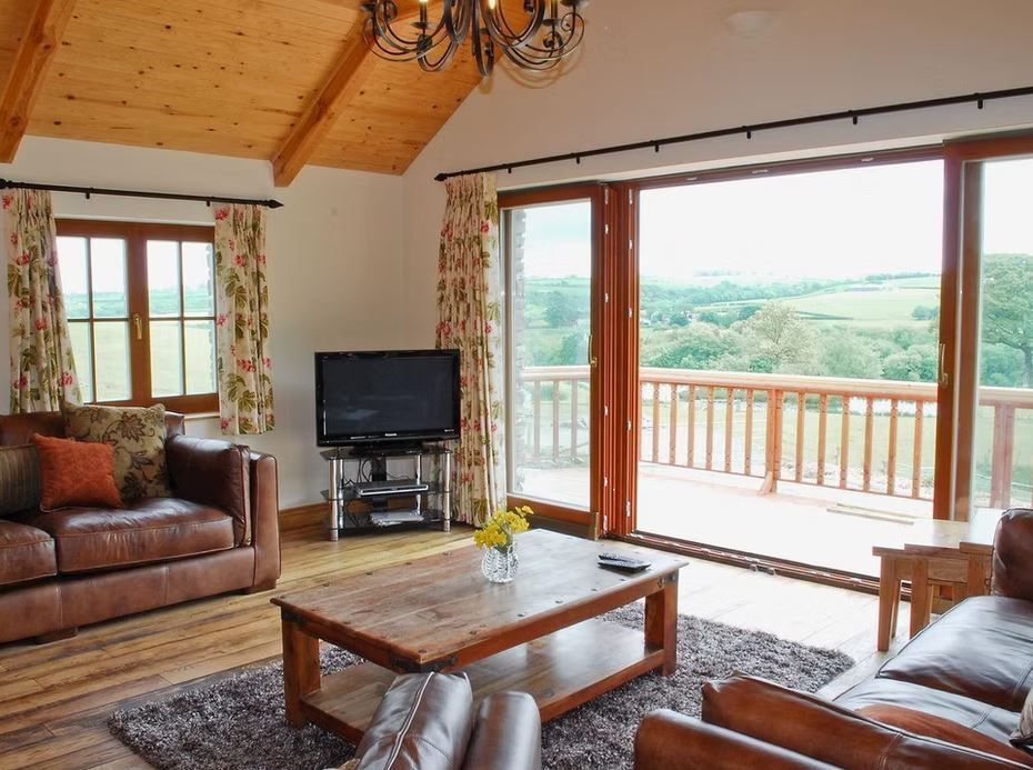 WeAcceptPets's tweet image. 🏡 The Farmhouse at Welsh Country Retreats 🏡

Set in a peaceful rural location, the farmhouse enjoys stunning views across the lakes and rolling Welsh countryside. 🌿

Accepts 🐶 🐈 
weacceptpets.co.uk/Ceredigion/7790

#WelshCountryRetreats #TheFarmhouse #RuralRetreat #CountrysideEscape