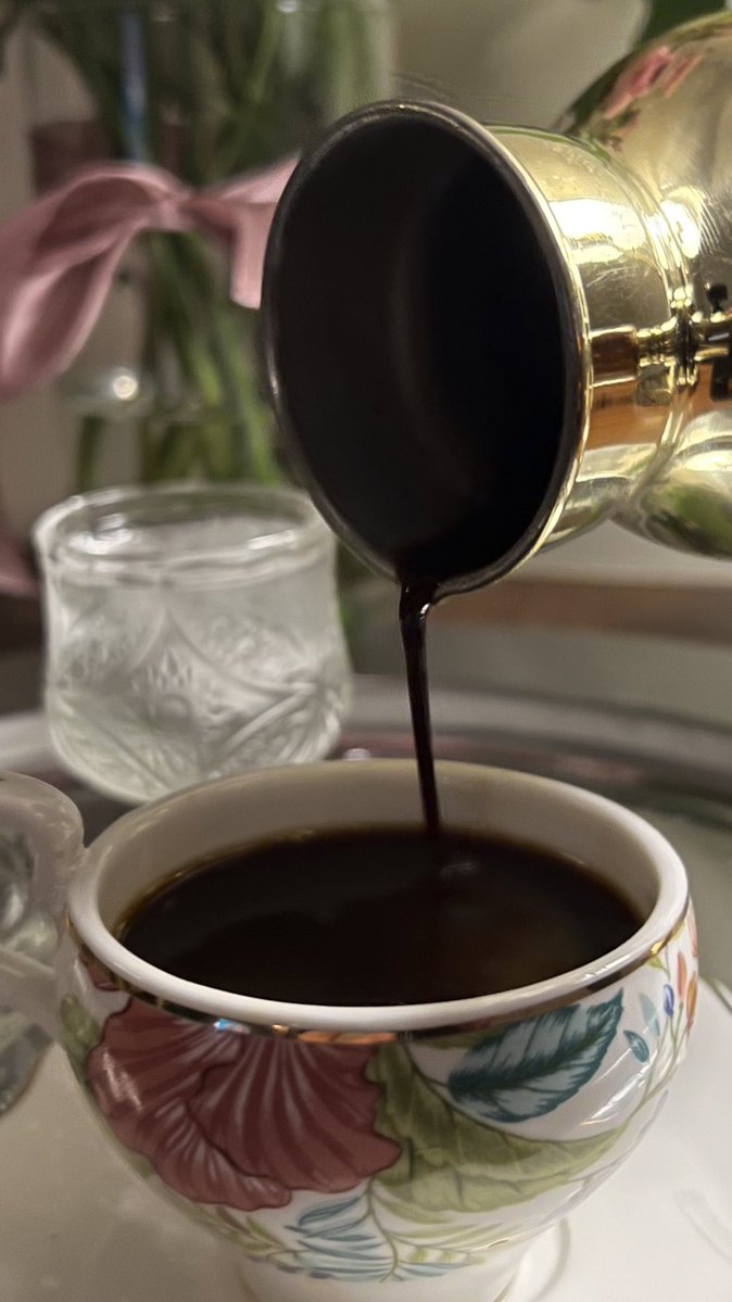 الأخصائية وجود tweet media