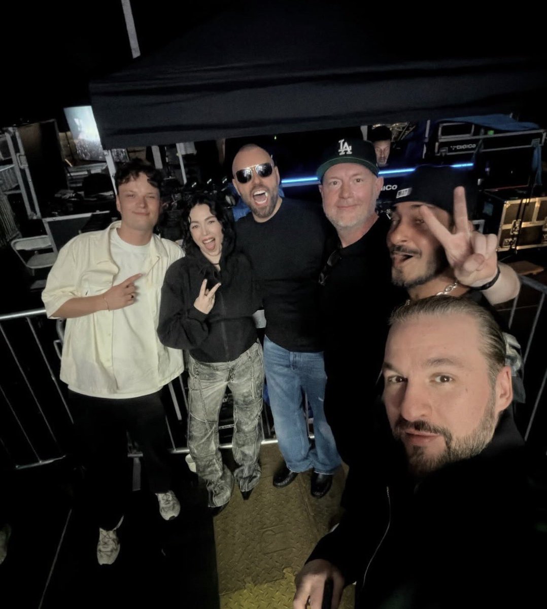 Kelly Lee Owens tweet media