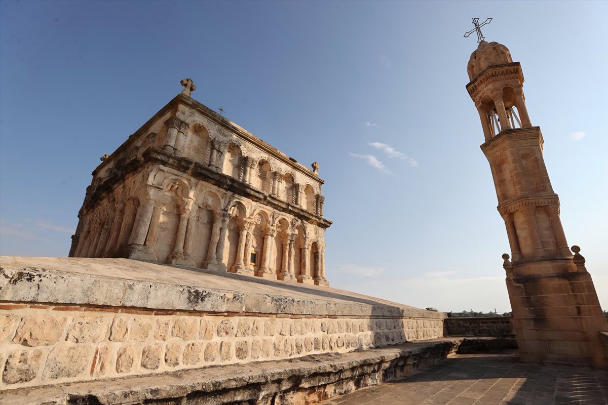 mardinguncesi's tweet photo. Mardin Midyat’ta bulunan Anıtlı; taş evleri, Mor Sobo Katedrali kalıntıları ve Meryem Ana Kilisesi ile dikkat çekiyor. 🏛️

BM Dünya Turizm Örgütü’nün “En İyi Turizm Köyleri” listesinde yer alan bu miras, bölgenin kültürel hafızasını görünür kılıyor. 🌍

#Mardin #Midyat https://t.co/CRokcTU5ve
