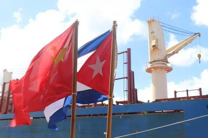 🇨🇺🤝🇨🇳 Cuba recibe nuevo donativo de arroz desde China,ayer llegaron al puerto de La Habana 15 600 toneladas de arroz, como parte de la primera ronda de ayuda alimentaria que totalizará 30 mil toneladas. 

 #CubaChina  #CubaNoEstáSola
#ArtemisaJuntosSomosMás 
<a href="/DiazCanelB/">Miguel Díaz-Canel Bermúdez</a>