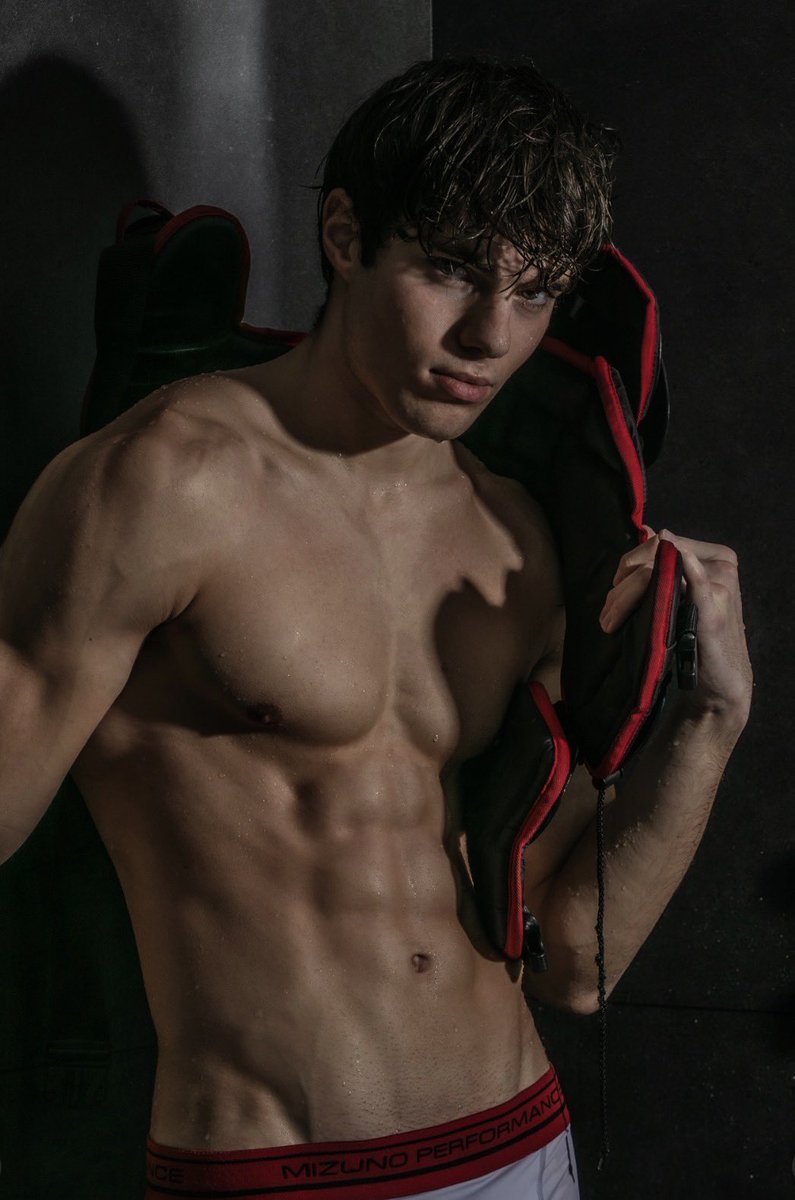 konradhawkins's tweet photo. #gayfriendly #bogosse #sexyboy #gayboy #photographer https://t.co/afGX8HoAkY