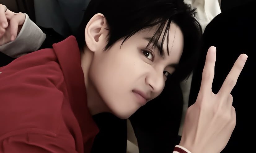 koottomcandy's tweet photo. #taekookau — diabinho.

Taehyung jura que seu melhor amigo, Jungkook, é um rapaz fofo e inocente. Entretanto, após ler uma mensagem no celular dele, fica com uma pulga atrás da orelha. Ele passa a reparar mais no amigo e percebe que Jungkook é, na verdade, um diabinho. https://t.co/CqNWhBDD5o