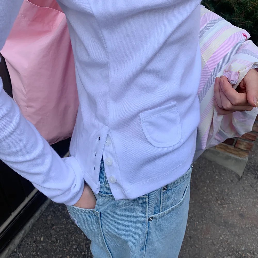Twenty9Pre's tweet photo. 🛒 RONRON_ASYMMETRIC BUTTON MINI POCKET LONG SLEEVE - White (ลด34%)

— Freesize
— 1,290 บาท

✈️ ส่งแอร์ทุกออเดอร์
📦 รวมภาษี รวมส่งแล้ว ไม่บวกเพิ่ม
#พรีออเดอร์เกาหลี #RonRon https://t.co/YCKSOK025o