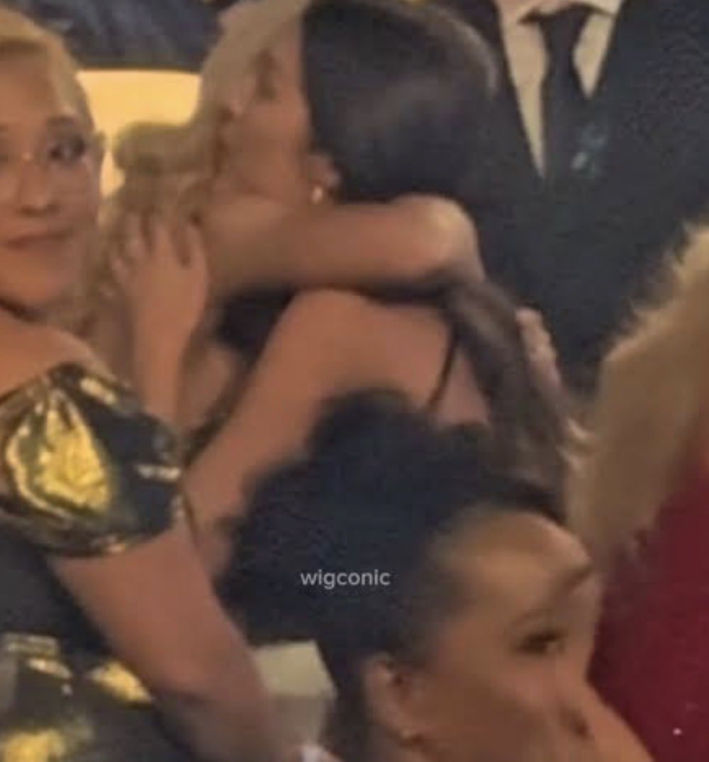 𝓮𝓶⸆⸉౨ৎ 𓏲ּ𝄢 ໑̣ ★ tweet media