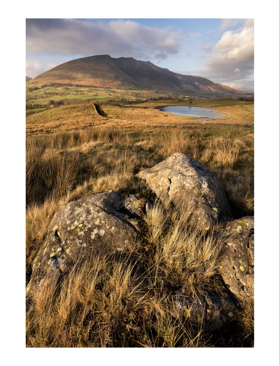 PhotographyDove's tweet image. Golden light at Tewet Tarn with Blencathra in the background 🤩 #LakeDistrict #spring #mountains #goldenhour @lakedistrictnpa @OPOTY @AP_Magazine @SonyAlpha @Lowepro #landscapephotography