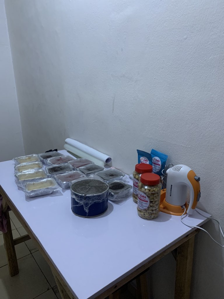 Caketales_with_Nicki tweet media