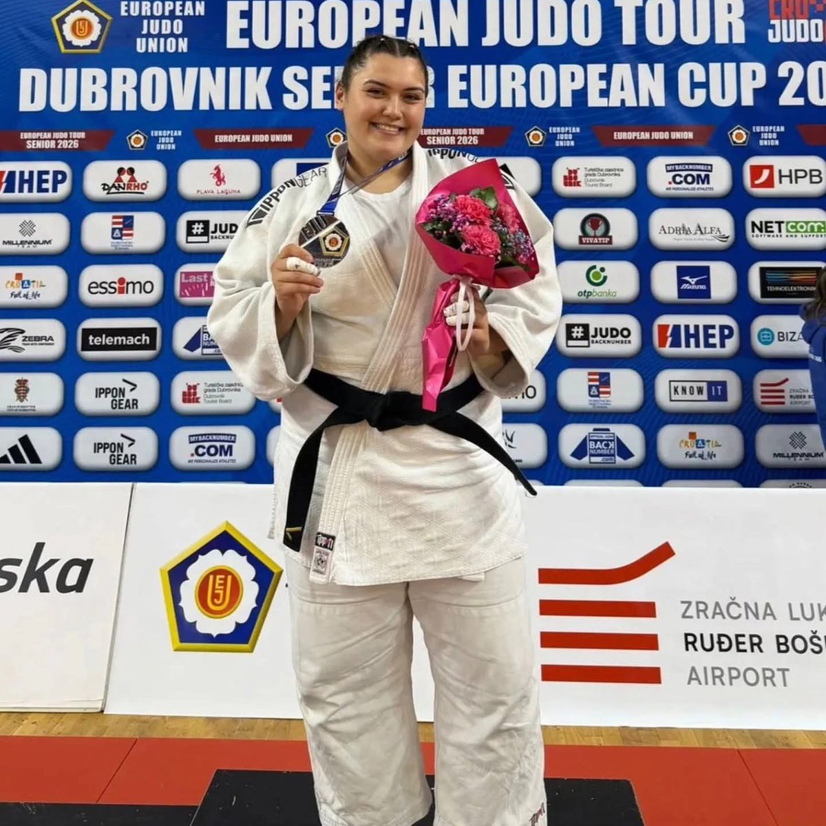 aksalihli45's tweet photo. 🔘 Salihli’ye Bir Güzel Haber de Judodan! 🥋🇹🇷
Dubrovnik’te düzenlenen Avrupa Judo Kupası’nda +78 kg’da Avrupa 2.’si olan hemşehrimiz Duygu Dirgen’i tebrik ediyorum.
⬇️ https://t.co/3rf7xlzcc9