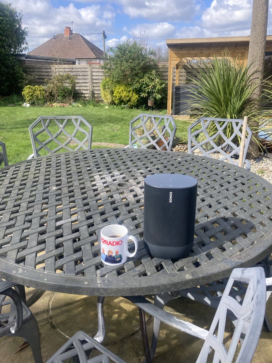 LouBcakes's tweet image. A bit of a #garden #patio cleanup this weekend! Still very chilly, but nice to have a tidy corner! #gardening #crazyhouseproject204