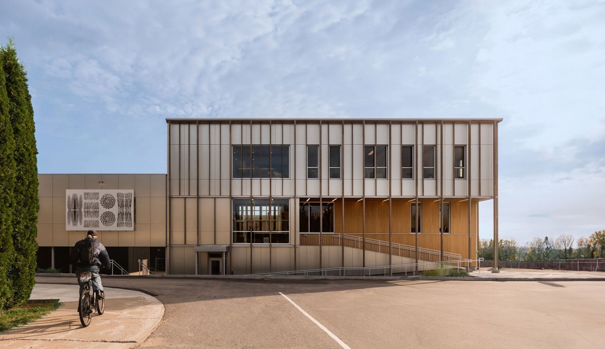 Archello's tweet image. STGM Architecture designs the Boreal Forest Research and Innovation Pavilion as a timber-led structure rooted in its landscape 
archello.com/project/cedfob 

#MassTimber #WoodConstruction #SustainableDesign