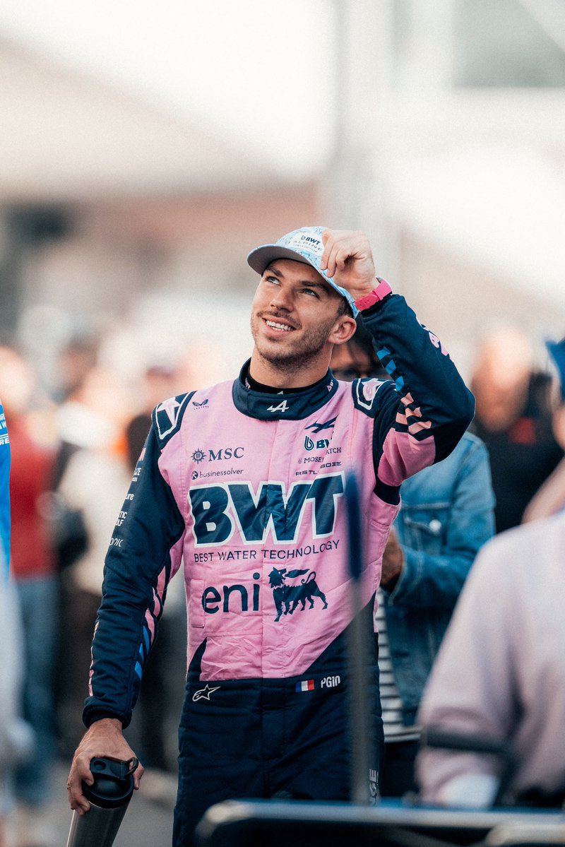 HennyIsland10 tweet media