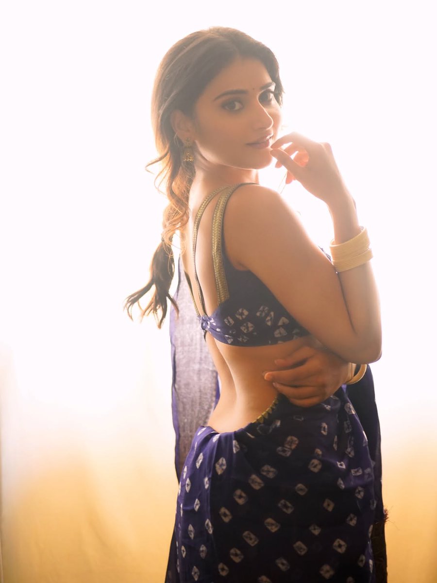 Yours Framefully tweet media