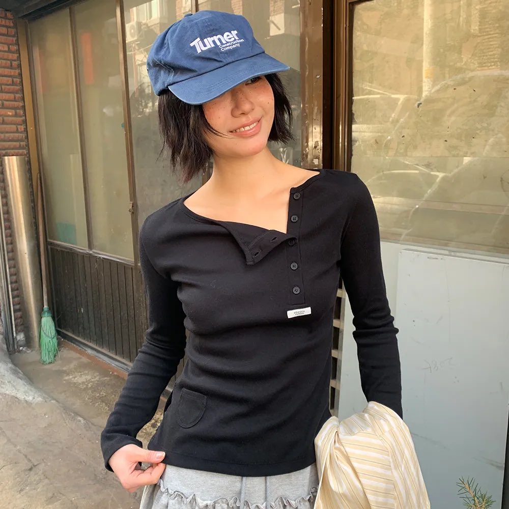Twenty9Pre's tweet photo. 🛒 RONRON_ASYMMETRIC BUTTON MINI POCKET LONG SLEEVE - Black (ลด34%)

— Freesize
— 1,290 บาท

✈️ ส่งแอร์ทุกออเดอร์
📦 รวมภาษี รวมส่งแล้ว ไม่บวกเพิ่ม
#พรีออเดอร์เกาหลี #RonRon https://t.co/4G8DgjR7Y3