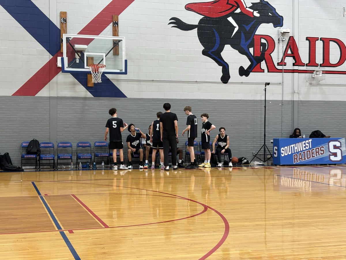 Elk_hoops's tweet photo. Elk🏀 back at it! Let’s compete and keep building! https://t.co/wkCdWHC1qg