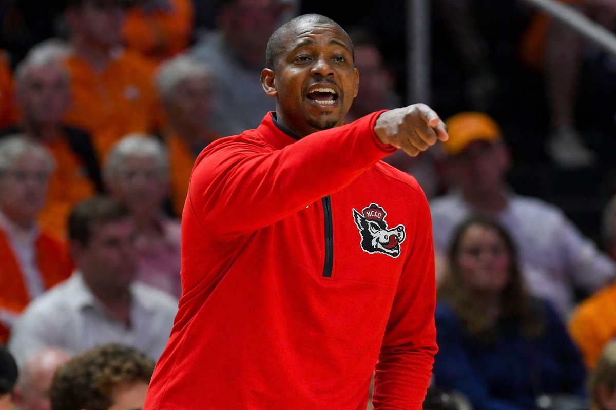 walstylez's tweet photo. Iunno about you @KyleHolliday #WPN, but I'm ready. Ready for someone from the #336, that has put in the blood, sweat & tears here in @RaleighGov . Knows what that #Wolfblood is. When #WeHongry we eat. No more BS from sleazy ass coaches, ready to get behind 1 of our own. Bring him home @BooCorrigan !!
๐ @ 2:15!