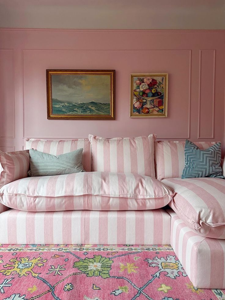 pamvonhadder's tweet photo. barbie inspired dream house https://t.co/LyYw3IuyMe