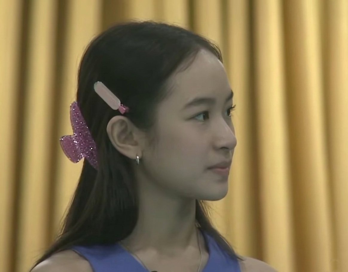 tanashiliiii's tweet photo. napakaganda ng isang caprice cayetano huhu miss ko yung look nya na laging may clip sa pbb kaya gets ko yung isa napakanta na lang ng ghost e HWHAHAHAHAHAHAHA PULISSSSSS

#CapEath https://t.co/x9lSLRROby