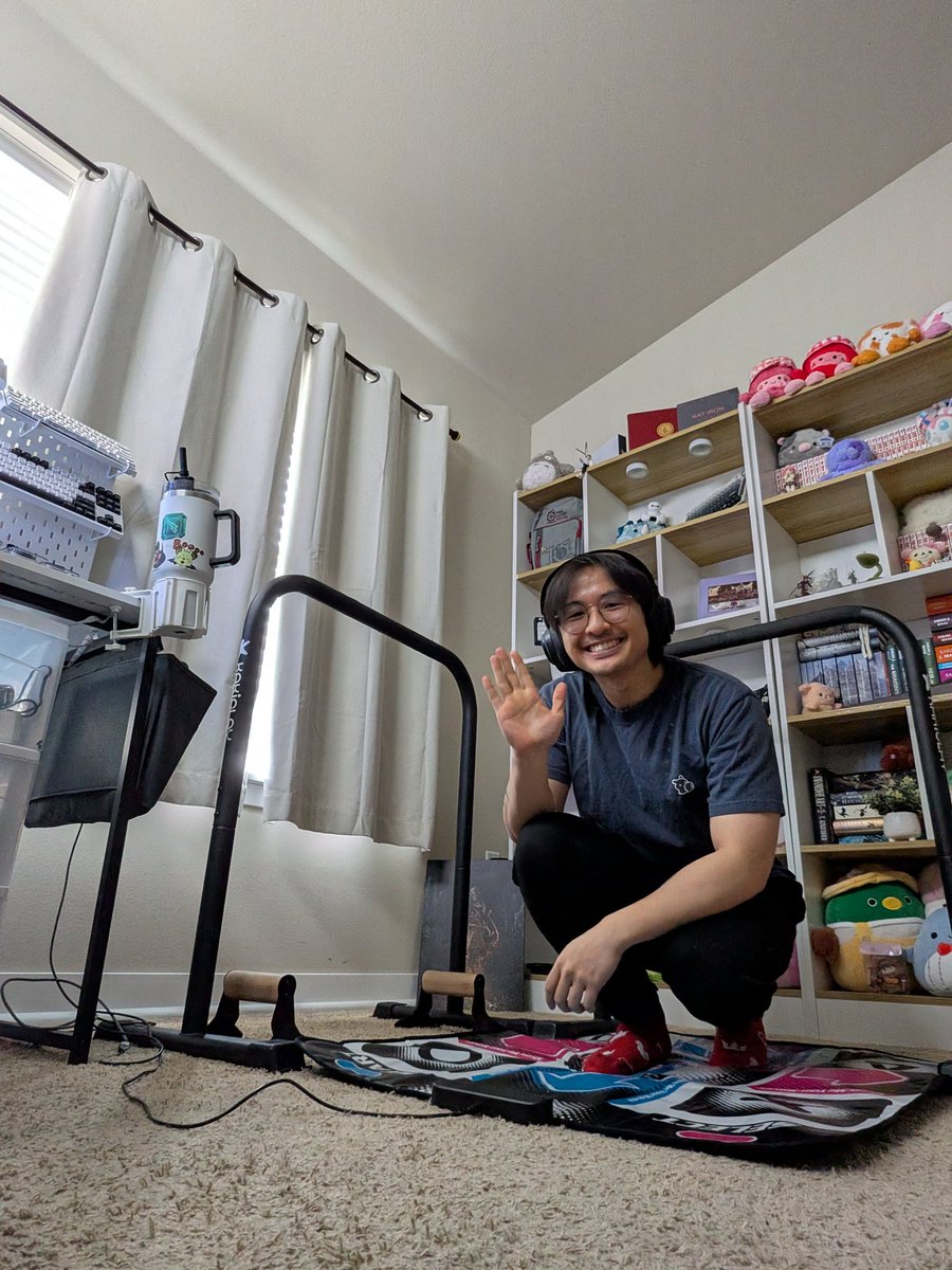 Elden ring and dance pad day 3! 

twitch.tv/graysonfoxwort…