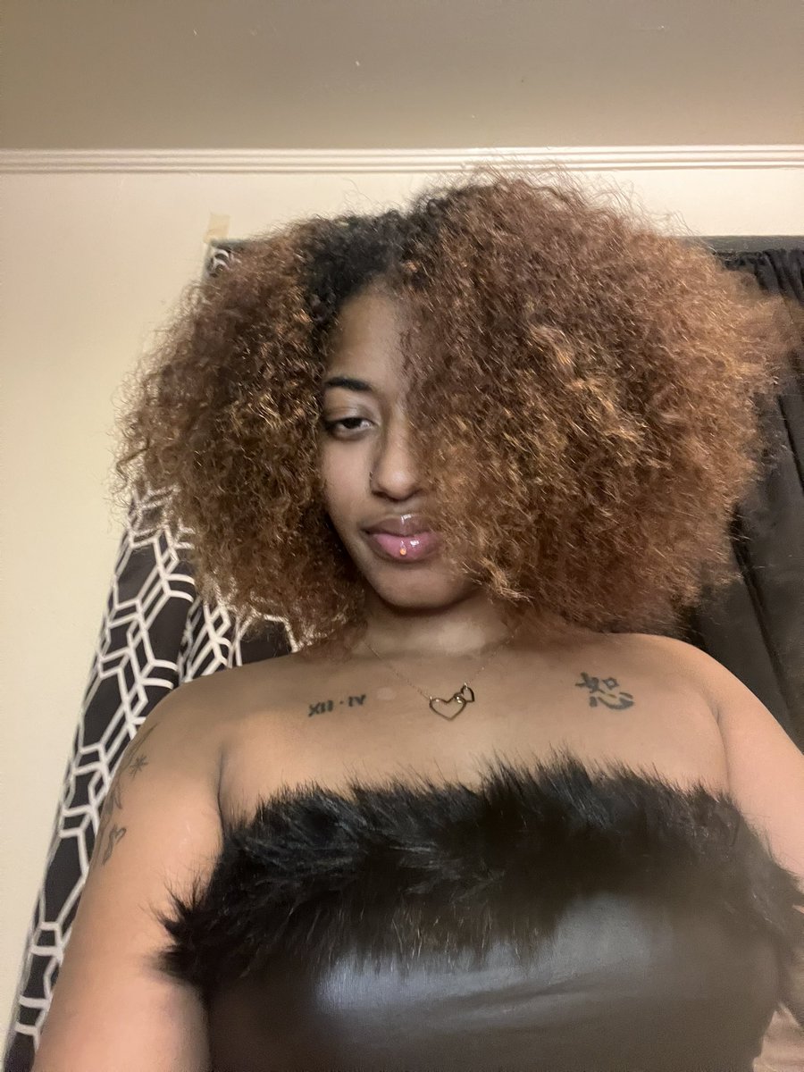 i am Luvv💚💋 tweet media