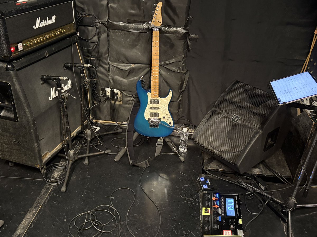 dai201S's tweet photo. 本日はをやつ君バースデーイベント【BETTER NOISE】でした！！
めちゃくちゃハッピーなイベントで弾かせて頂き最高でした🔥
本当に素敵なメンバー&amp;お客さまだな〜！！
をやつ君改めてお誕生日おめでとう🫰 https://t.co/ZyWcrZJbfu