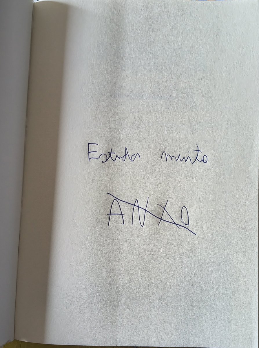 Pexegho7's tweet photo. Hai pouco coa saída da miña primeira novela fun dar unha charla a un instituto e sortearonse varias copias. Unha semana despois xa había un dos libros á venda en wallapop, e claro, merqueino.
A vendedora díxome que a novela estaba mui chula, espero que teña razón 😅 https://t.co/SmGufIU4ac