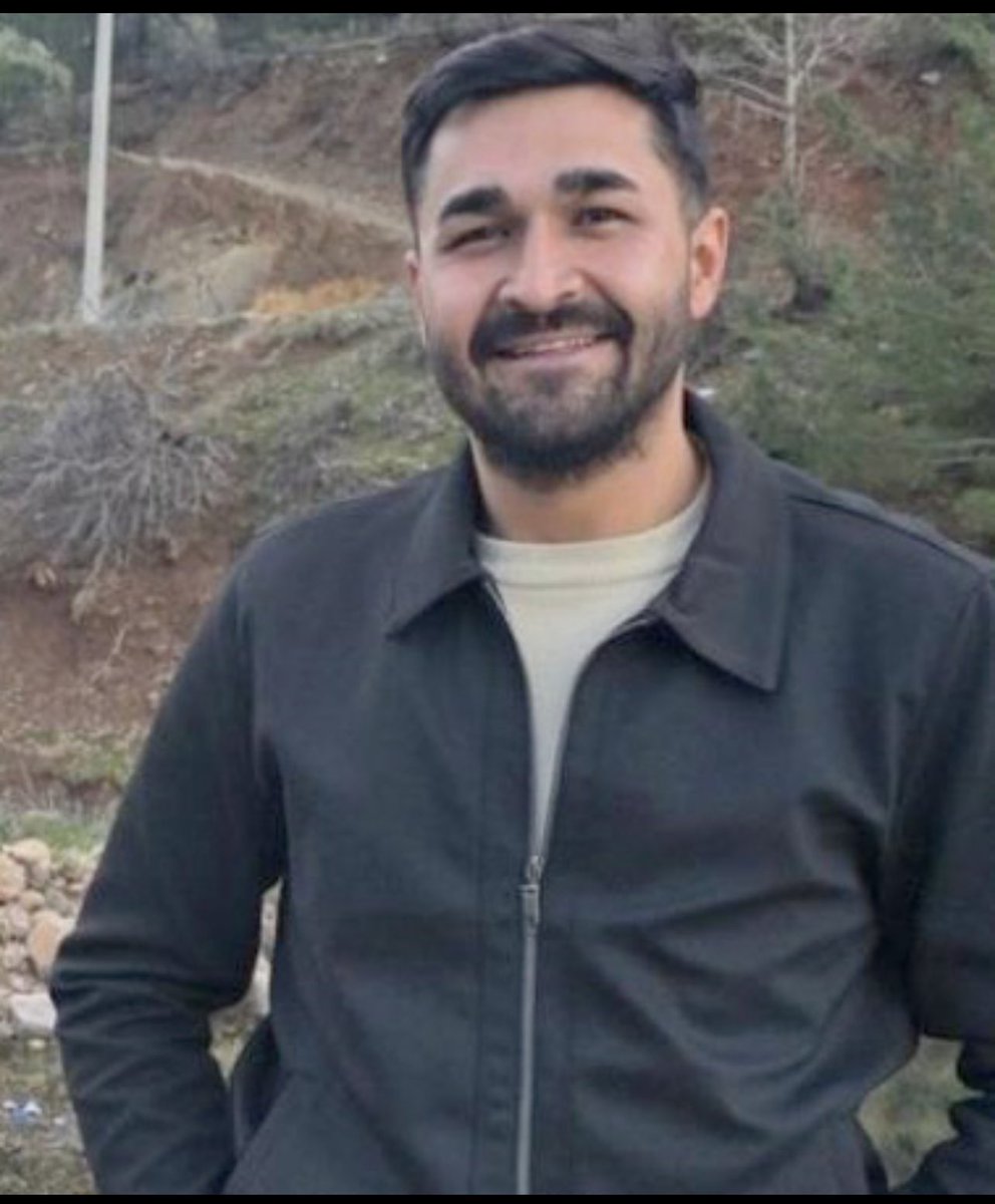 İslahiye’de uçuruma devrilip alev alan boksit madeni yüklü TIR’ın şoförü Yasin Soylu (25) hayatını kaybetti.