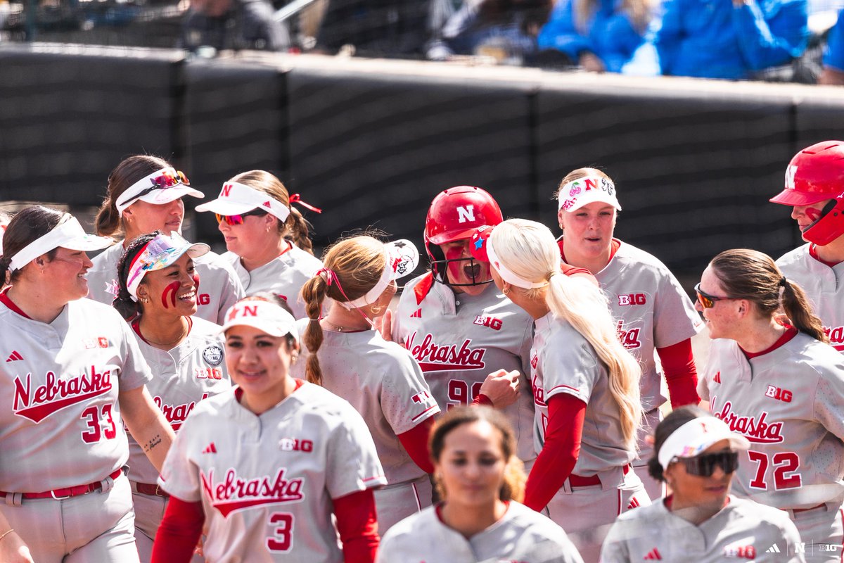 HuskerSoftball's tweet photo. Absolute scenes. https://t.co/Eqn6BtV6de
