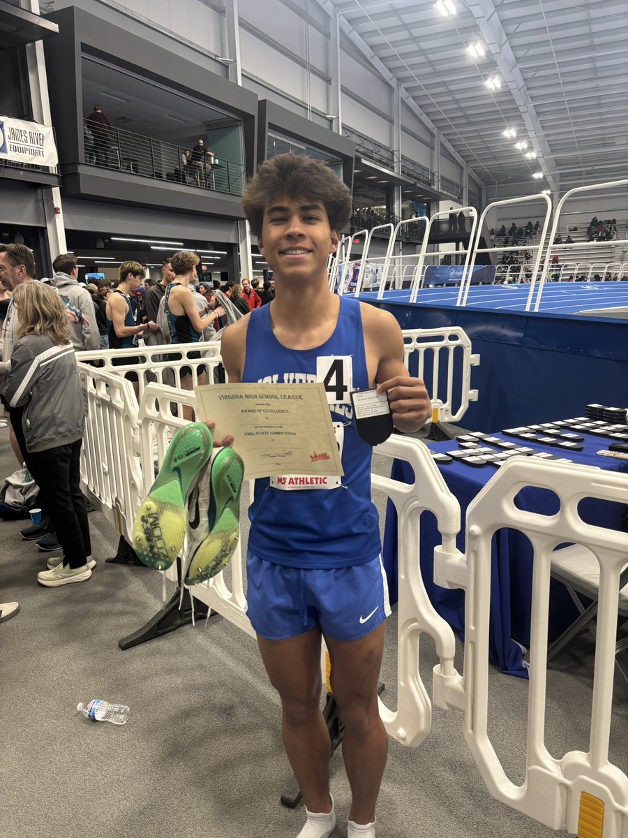 RobertLXCTF's tweet photo. VHSL Class 6 States 🥉, 6th, 6th
3 x All - State.
4:10.41 🥉 in 1600m closing in 58 seconds.
1:52.45 4x800m split for 7:59.49 6th,
9:22.76 3200m for 6th closing in 29
AGTG! Excited for what’s to come! https://t.co/Pp5GaRhy3A
