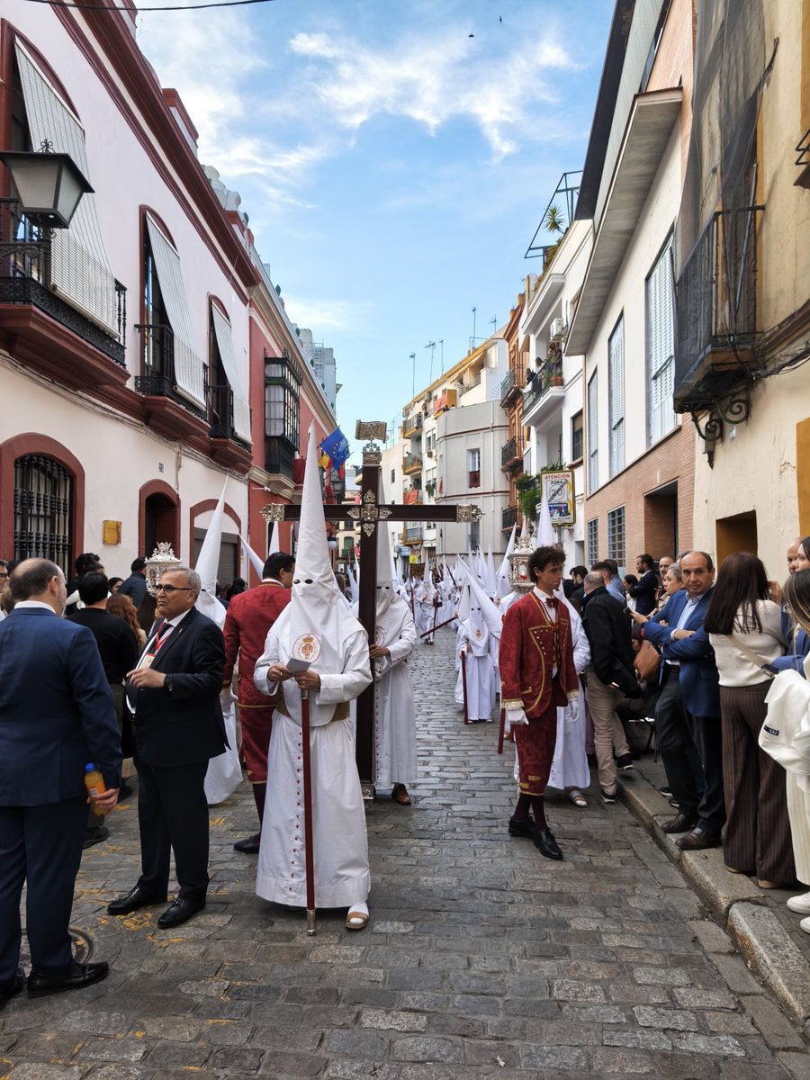 elllamadorcsr tweet media