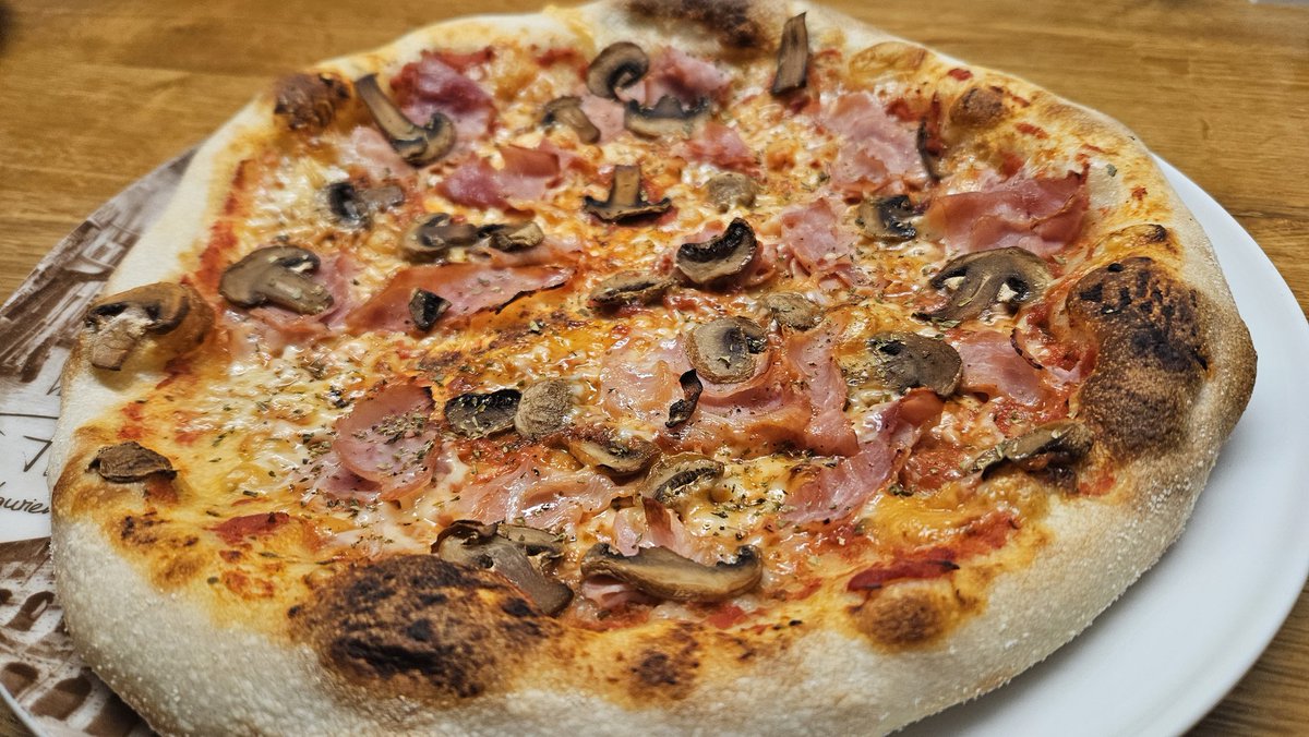 wernepro tweet media