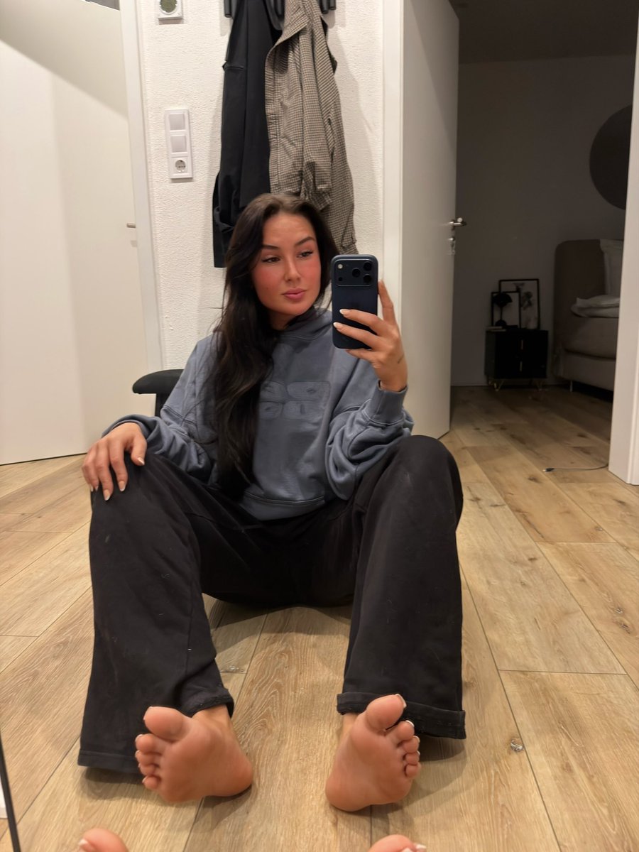 Goddess Kim 💋 tweet media