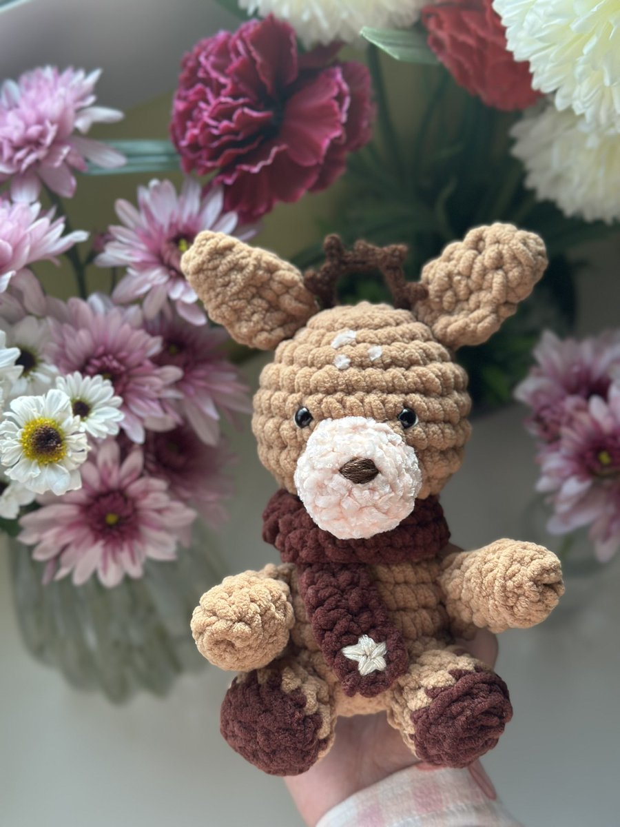 فِيَا tweet media