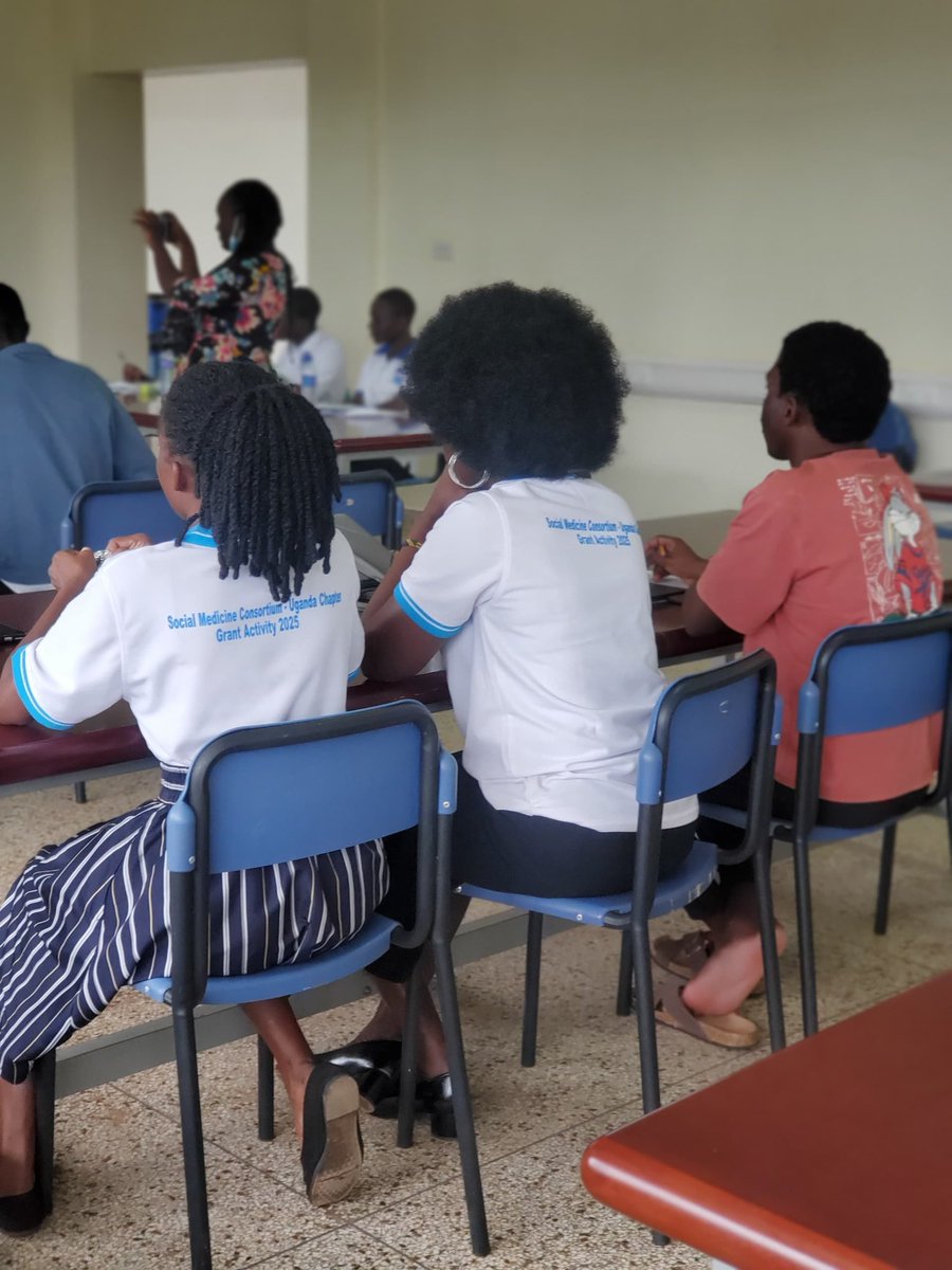 GUTobaccoCtrl's tweet photo. The YTFC had a one on one educative session with students of Ocer Campion and the Social Medicine club  during a debate training by the Gulu University debate association. We exposed the tobacco industry and their tricks @FCTCofficial @WHORepinUganda @WHOUganda @MinofHealthUG https://t.co/bUrtmlAHSf