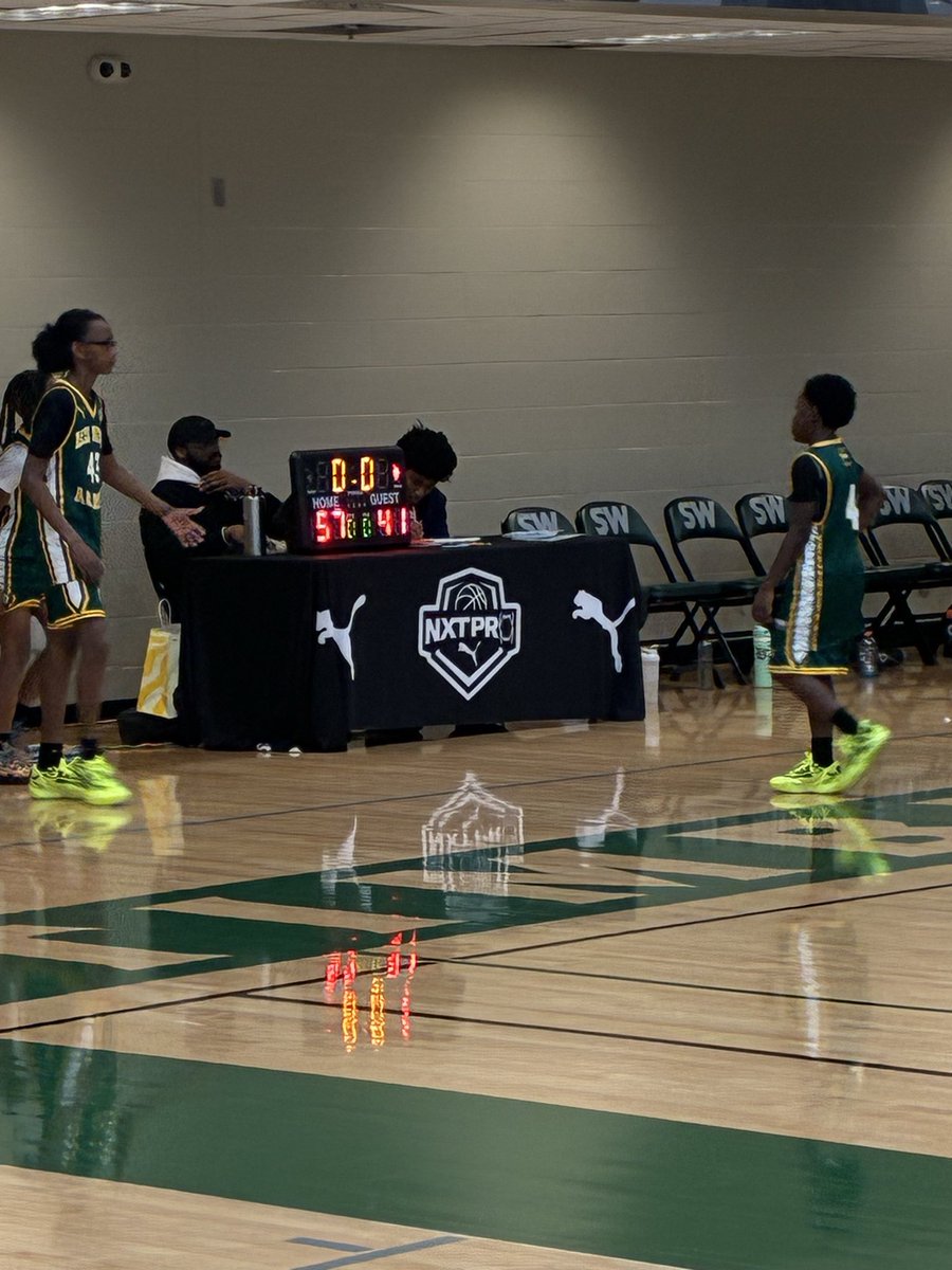 Noah Fax tweet media