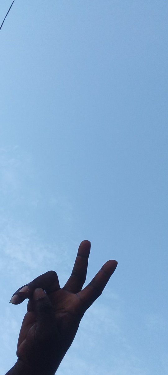 Ebuka1015's tweet photo. Sometimes, you just need to look up and breathe…
life isn’t as bad as it feels in the moment ✨ https://t.co/1xB8w505q5