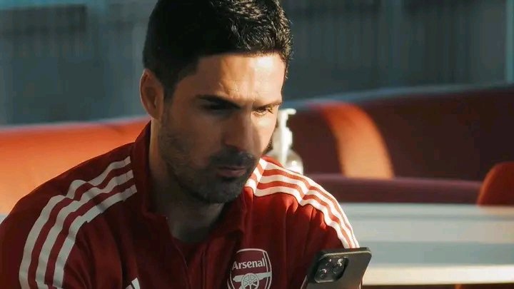 Arsenal Touchline tweet media