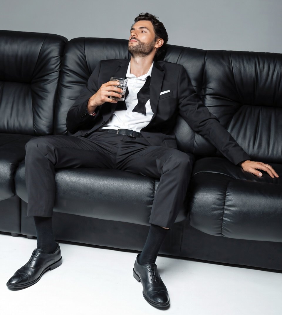 YourSubBoi's tweet photo. Kings of manspreading https://t.co/kv9ghBYMCY