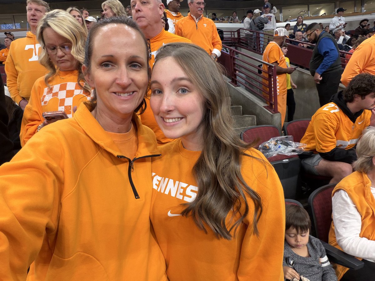 allvol_rh's tweet photo. #MMSELFIE @Vol_Hoops  Let’s go get em!!! https://t.co/n12BmcPFU3