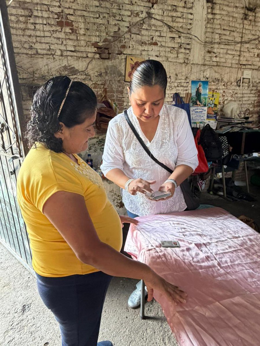 En Chiapas, la afiliación avanza casa por casa junto al <a href="/ChiapasOnmpri/">ONMPRI Chiapas</a> y su presidenta, Dip. <a href="/akarencoutino/">Ana Karen RC</a> quien suma a más mujeres y familias comprometidas con México.

Con organización y territorio, el PRI sigue creciendo con su gente.
¡Vamos con todo!

#MeUnoALaDefensa