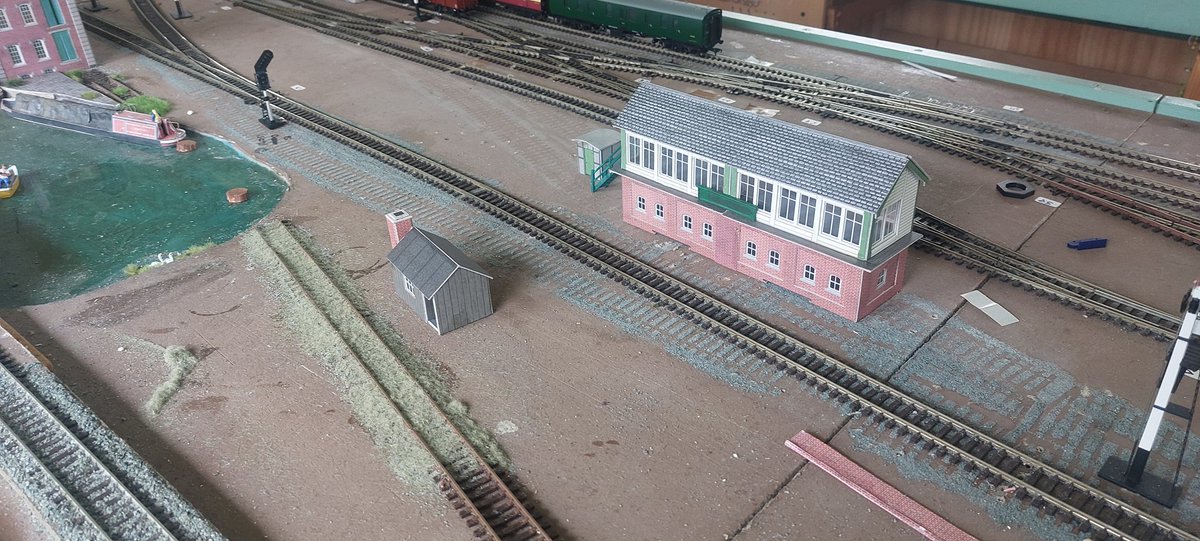 Jmodelrailgroup's tweet photo. Made a large signalbox out of two @MetcalfeKits https://t.co/SnrbpbU6OZ