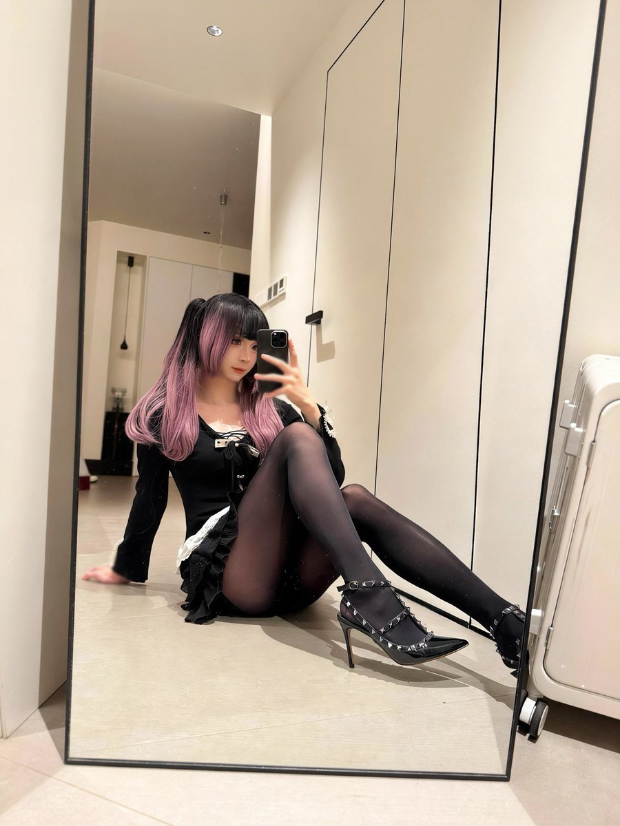 Sissy_Kikky tweet media