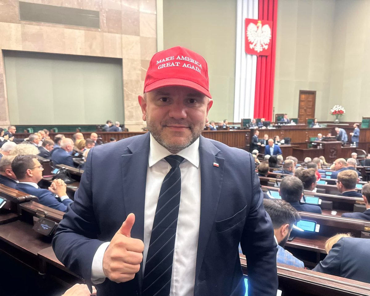 Bogey Warszawski tweet media